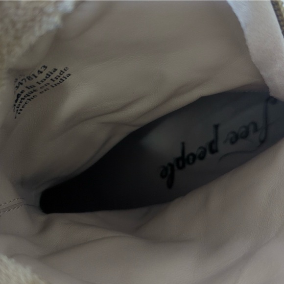 ▫️Free People Sand Suede  Faux Fur Fable Platform Boots ▫️ - Picture 13 of 14